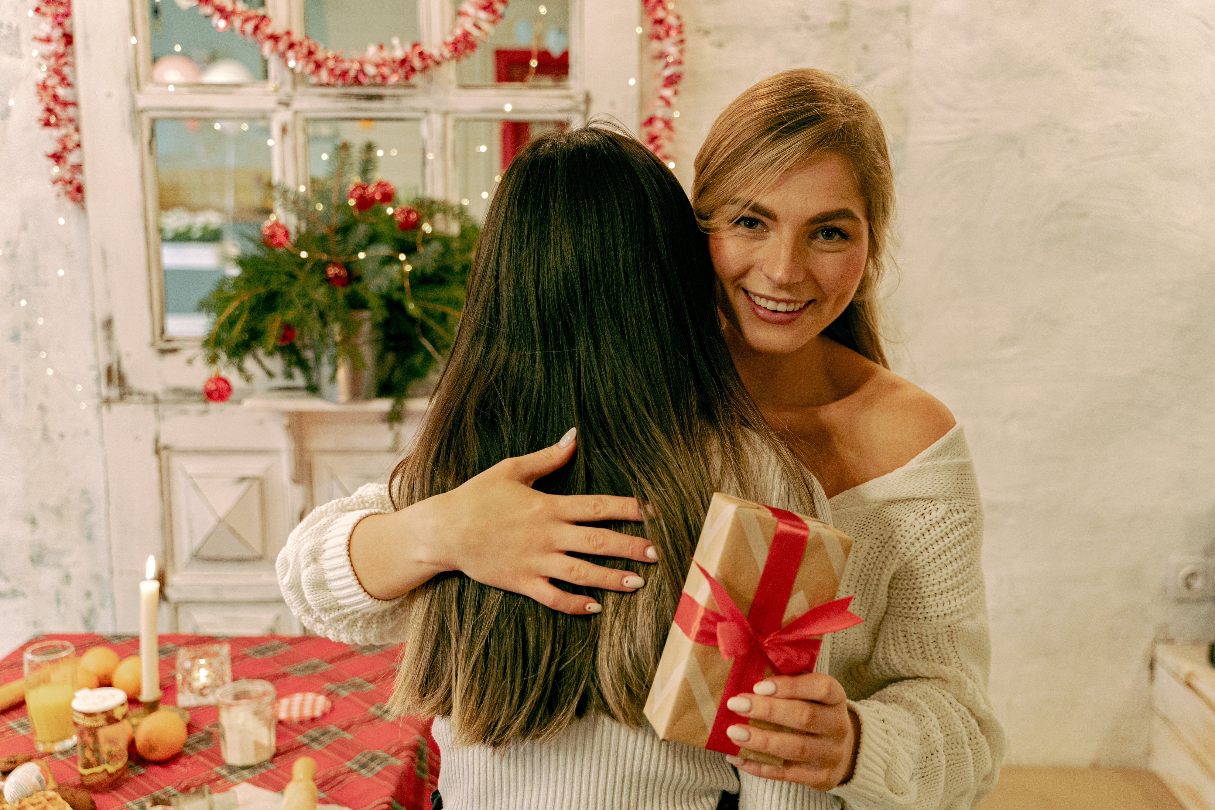 Celebrate Your Mom's Birthday with Thoughtful Jewelry Gifts